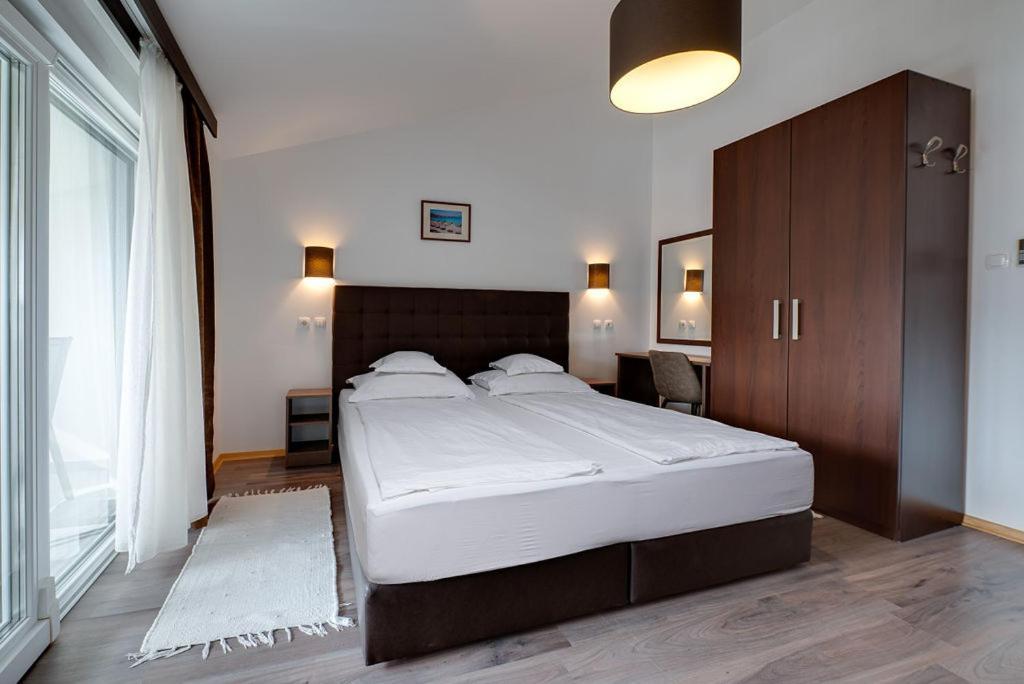 Bed & Breakfast Dosen III Baska  Bagian luar foto