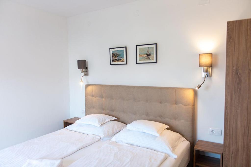 Bed & Breakfast Dosen III Baska  Bagian luar foto