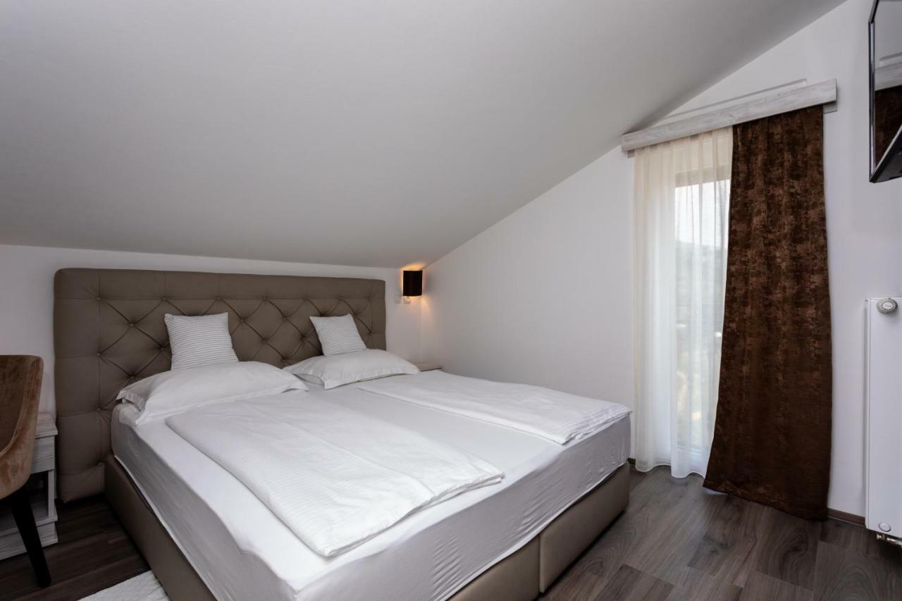 Bed & Breakfast Dosen III Baska  Bagian luar foto